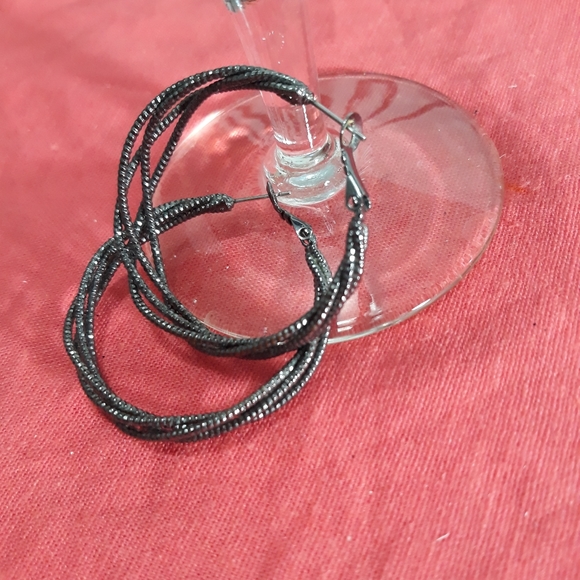 Jewelry - ❤ 3X12 EARRINGS